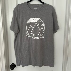 Goodfellow Gray Graphic T-Shirt XL like new condition